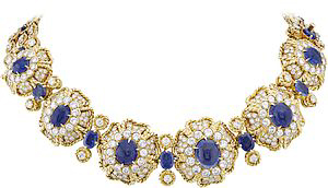 Oval, round, and cabochon sapphires alternate in this tantalizing transformable necklace from the Heritage collection.