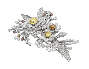 “Tremblant” brooch, 1959. Platinum with fancy colored diamonds and diamonds. Formerly in the collection of Elizabeth Taylor. Private collection © Antonio Barrella Studio Orizzonte