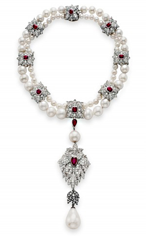 Le Peregrina pearl necklace, once owned by Elizabeth Taylor. Photo courtesy of Christie's.