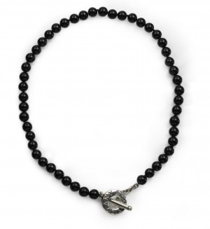 Contemporary onyx bead necklace with sterling silver toggle clasp, Tiffany & Co. Photo courtesy of Circa. 