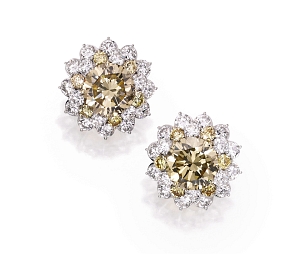 Estée Lauder’s colorless- and yellow-brown-hued diamond earclips are estimated to draw a bid of upwards of $150,000.