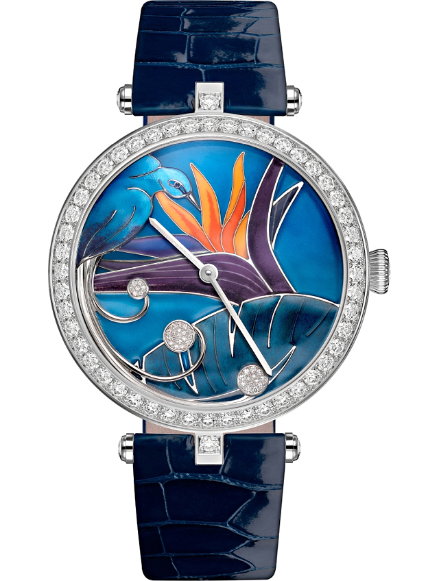 The Lady Arpels Jour Nuit Oiseaux de Paradis features a bird of paradise dazzling with its diamond-bedecked train of feathers. Photo courtesy Van Cleef & Arpels.