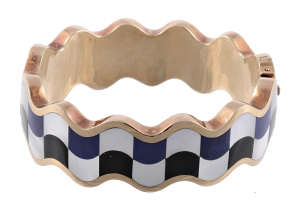 This Tiffany & Co. bangle is made from mother of pearl, onyx and lapis lazuli. Image courtesy Dreweatts & Bloomsbury.