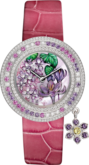 The Charms Extraordinaire Désir features lilac – synonymous with young love – and crocuses, a symbol of love. A crocus is even engraved on the back of its 35mm white gold case. 