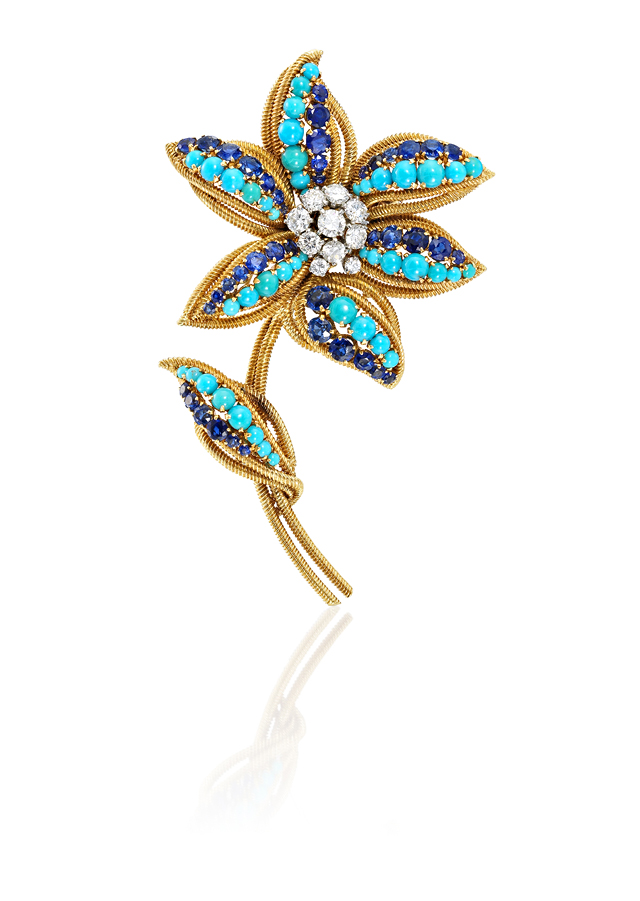 Turquoise and a gold rope-twist give this Van Cleef and Arpels brooch a more bohemian feel. Photos courtesy Bonhams. 