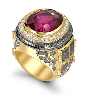 Theo Fennell Chinese Luck Ring, 18 carat yellow gold, 15.5 carat rubellite and 0.5 carat diamond Chinese opening ring. Photo courtesy of Hemmerle. 