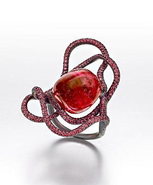 The Lady in Red ring by Suzanne Syz in titanium set with Birnam cabochon spinel and pink sapphires. Photo courtesy of Suzanne Syz.
