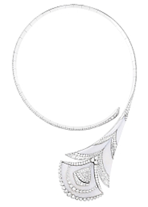 Named as standout from Boucheron's new Bleu de Jodhpur collection was the Plume de Paon necklace. 