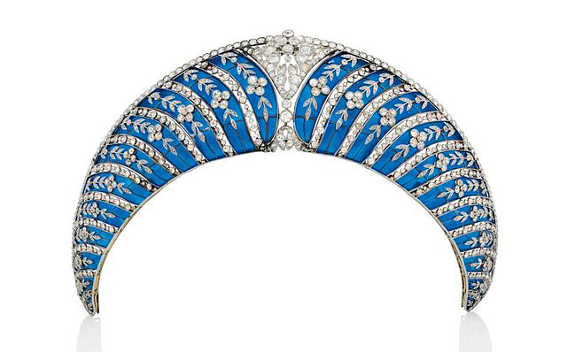 Chaumet’s Belle Epoque tiara uses a style popular with Art Nouveau. Photo courtesy Chaumet.