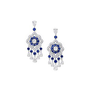 A waterfall of sapphires and diamonds gives a bohemian flair.