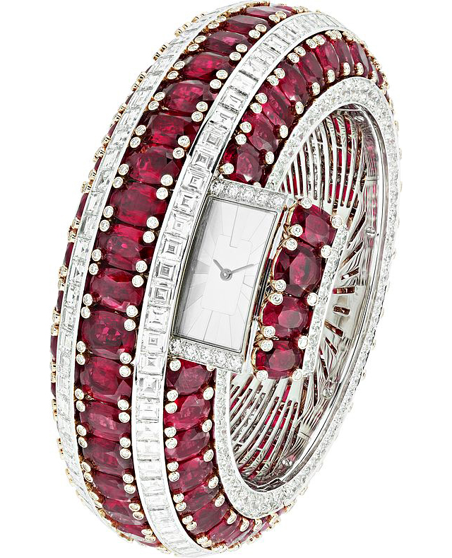 The Rubis Secret bracelet watch stood out among selections from Cartier, Vacheron Constantin, Panerai, and more at the Palexpo Exhibition Center. Photos © Van Cleef & Arpels.