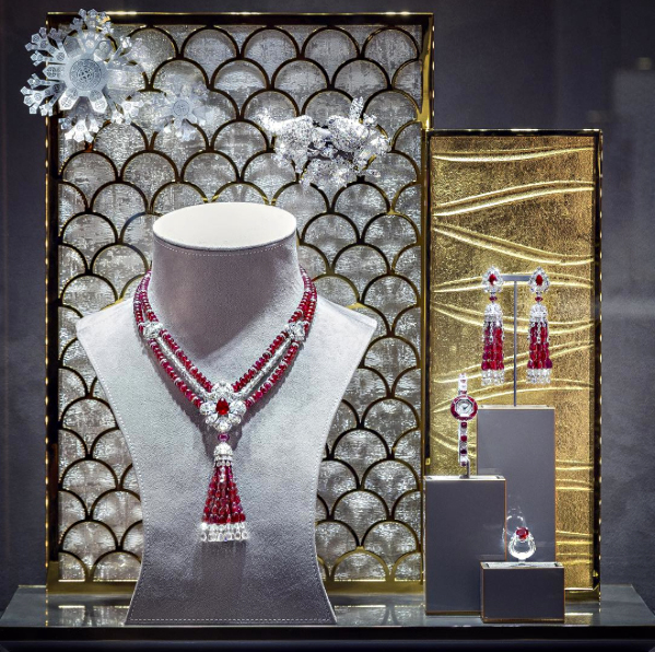 Graff’s experts spent months selecting the gems to incorporate into each tasseled piece seen in this gorgeous Gstaad display. 